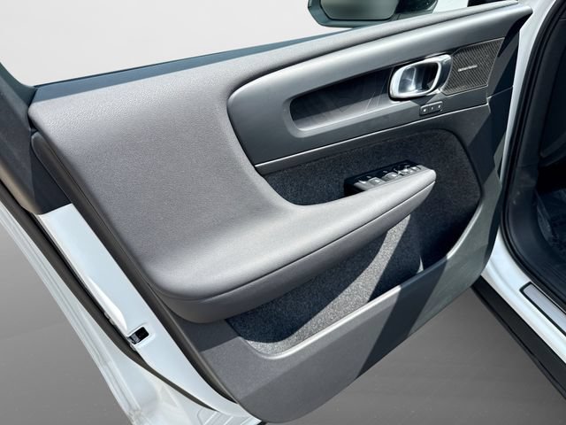 Certified 2023 Volvo C40 P8 Recharge Ultimate w/ Protection Package Premier AWD/4WD image 18