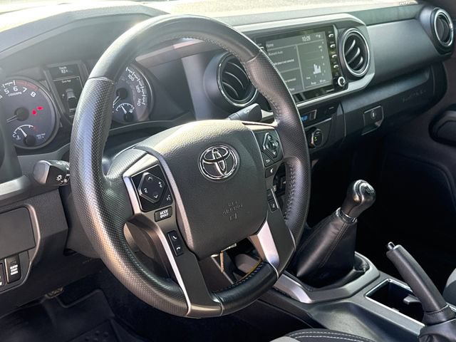 Used 2022 Toyota Tacoma TRD Off-Road AWD/4WD image 17