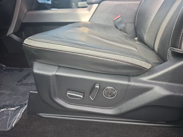 Used 2019 Ford F250 Platinum w/ Platinum Ultimate Package AWD/4WD image 29