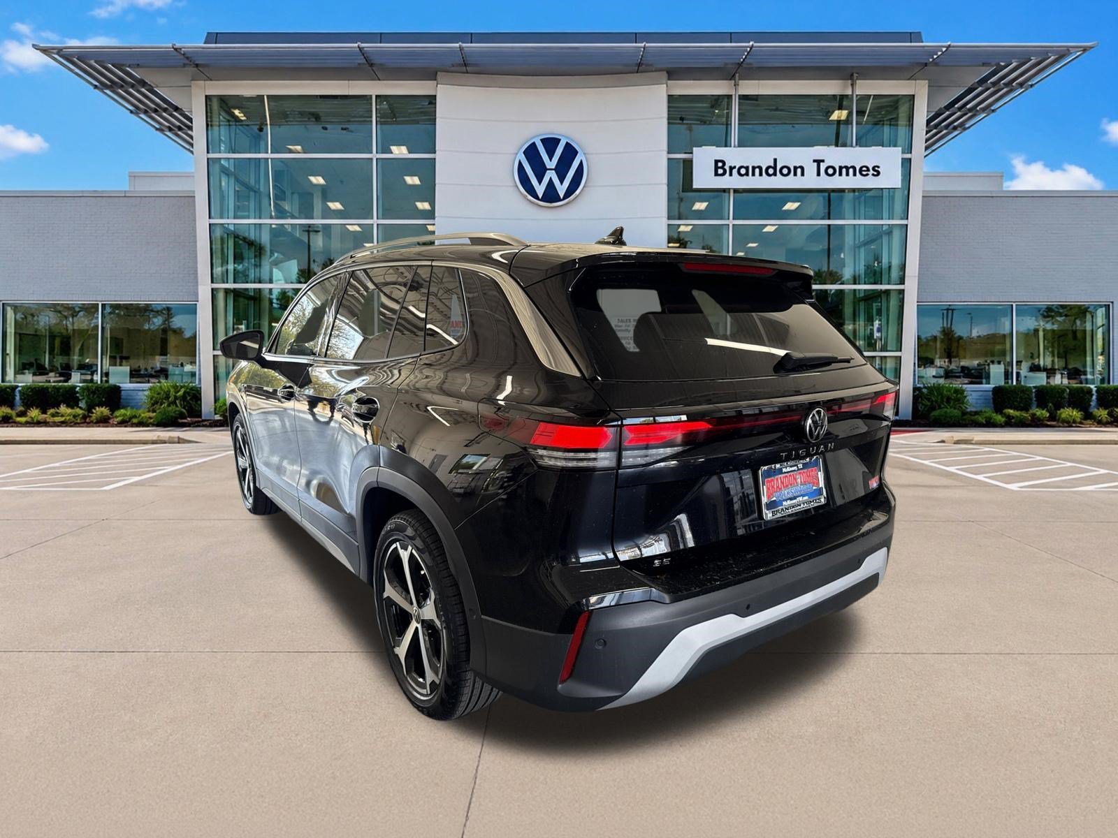 New 2026 Volkswagen Tiguan SE FWD image 6