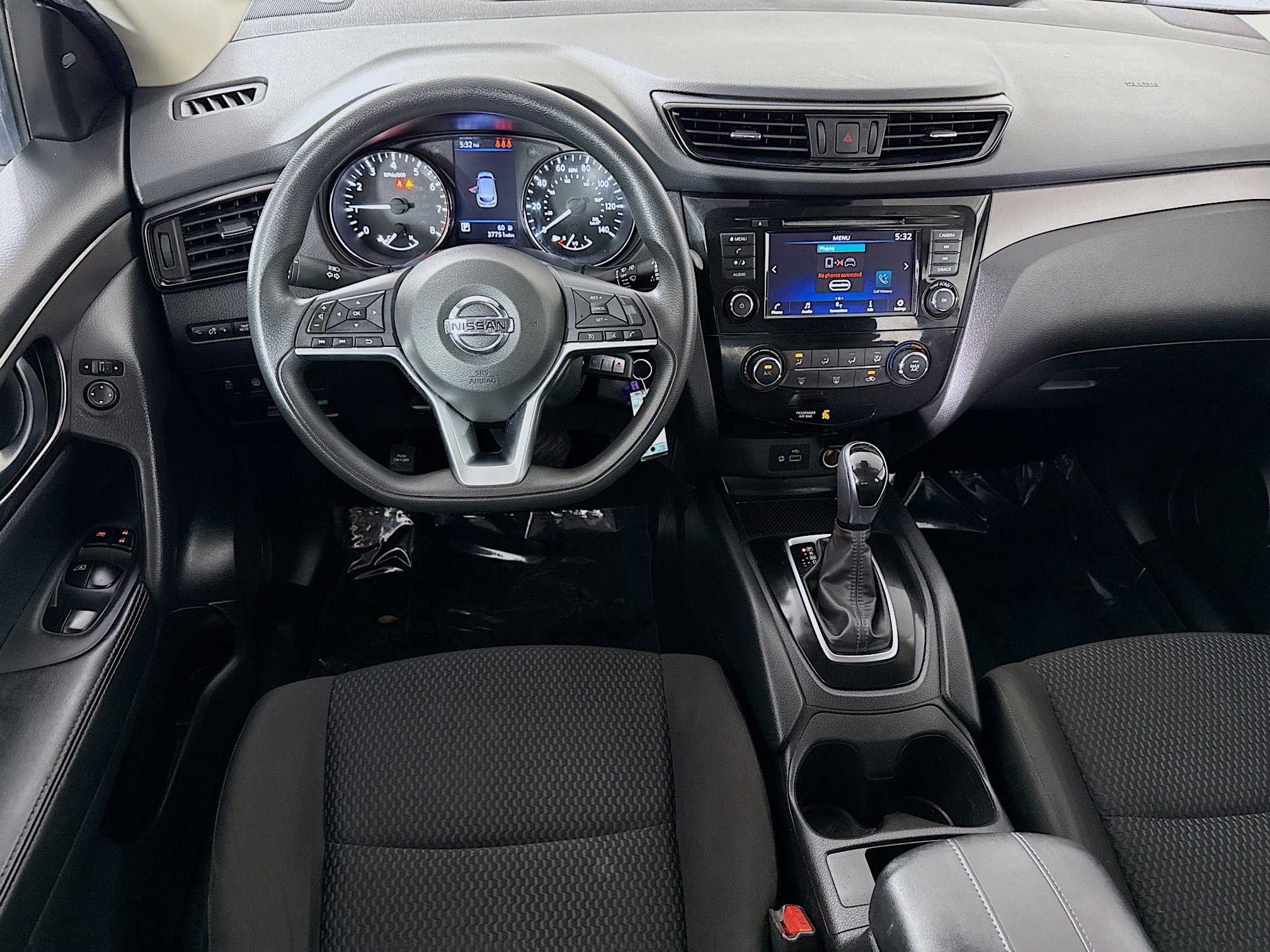 Used 2020 Nissan Rogue Sport S image 17