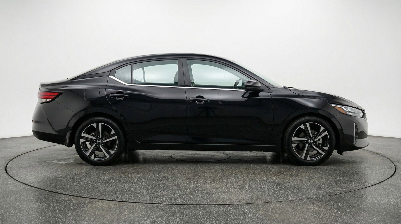 Used 2025 Nissan Sentra SV image 11