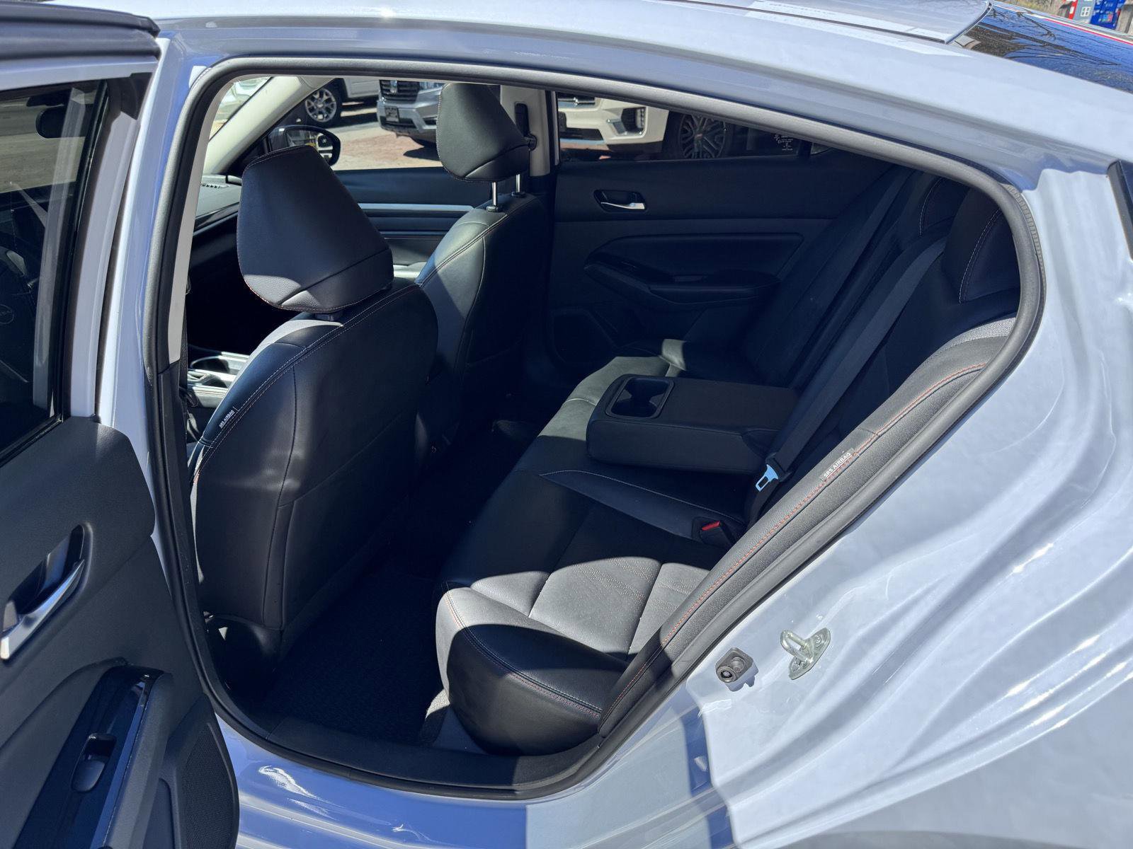 Used 2023 Nissan Altima 2.5 SR w/ SR Premium Package image 6