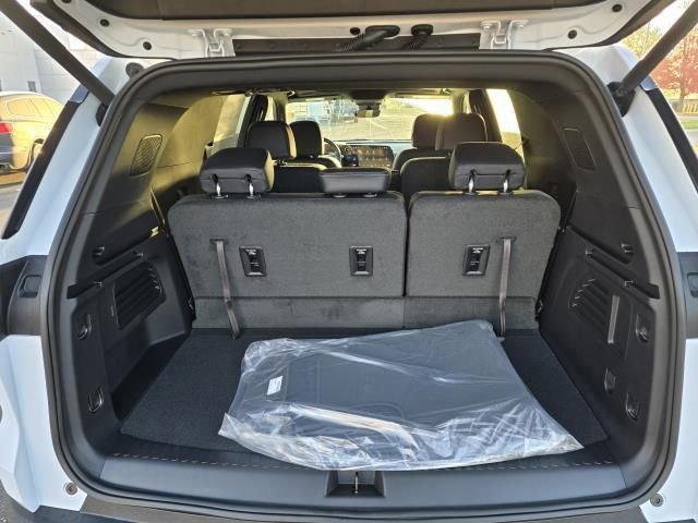 New 2026 Chevrolet Traverse LT w/ Sun and Wheel Package image 10