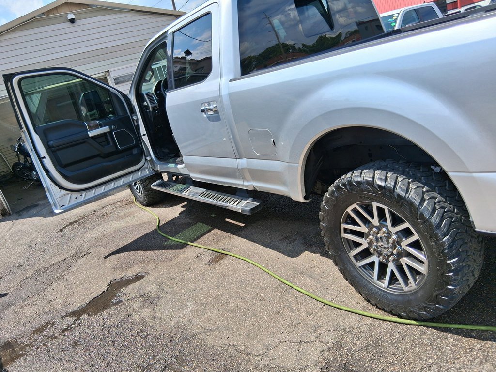 Used 2017 Ford F250 Lariat w/ Lariat Ultimate Package AWD/4WD image 2