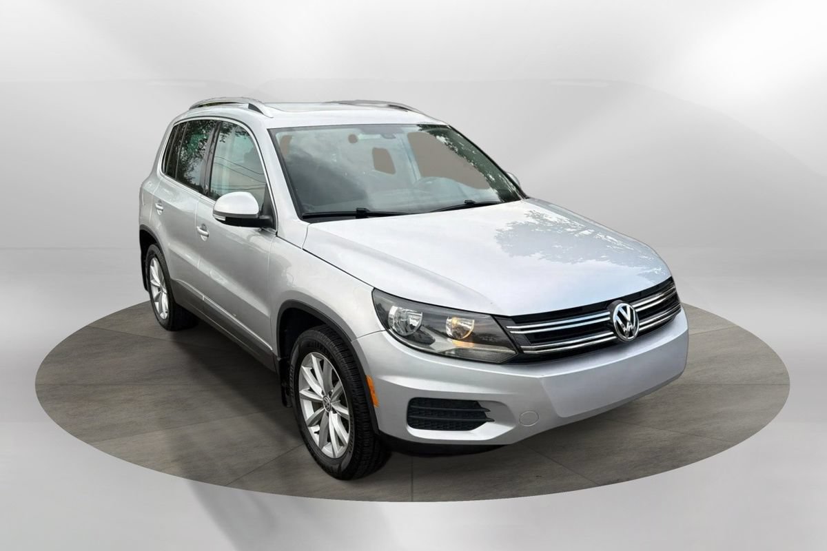 Used 2017 Volkswagen Tiguan Wolfsburg Edition AWD/4WD image 7