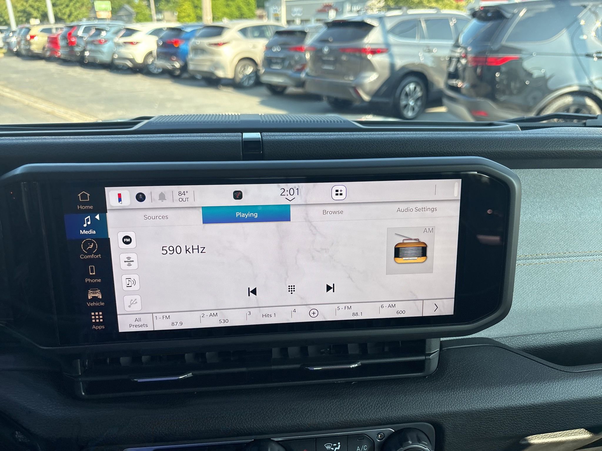 Used 2024 Jeep Wrangler Sport image 27