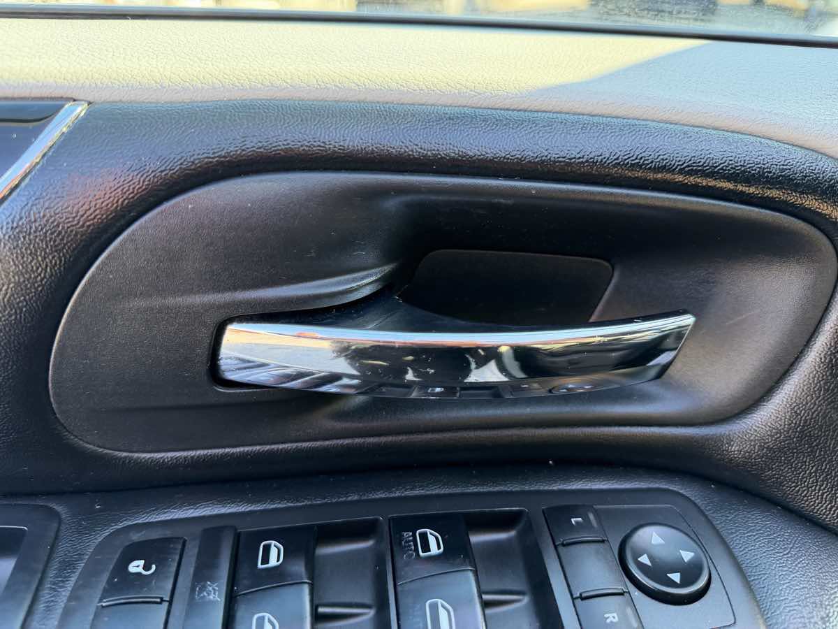 Used 2019 Dodge Grand Caravan SXT FWD image 11