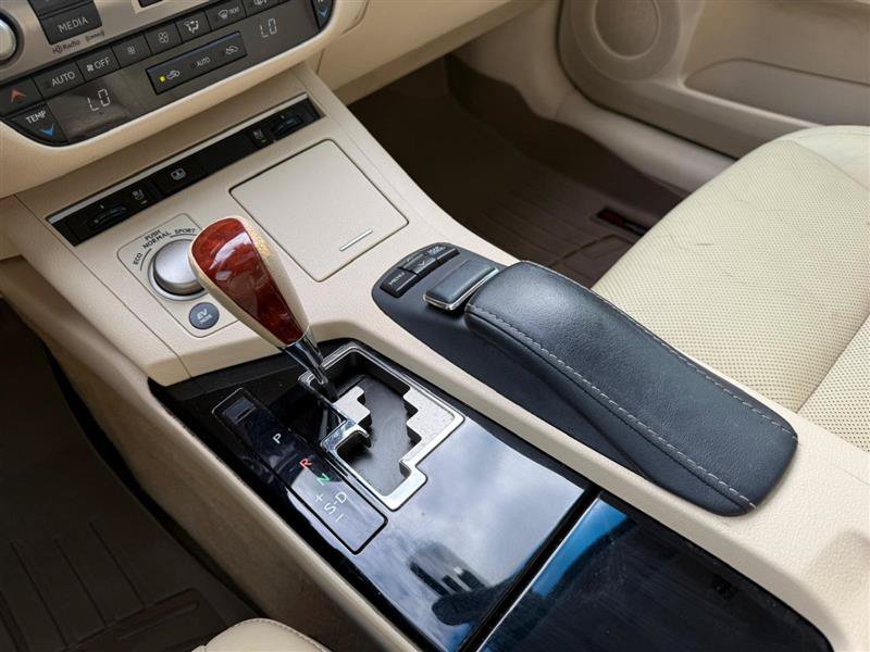 Used 2013 Lexus ES 300h w/ Luxury Pkg FWD image 14