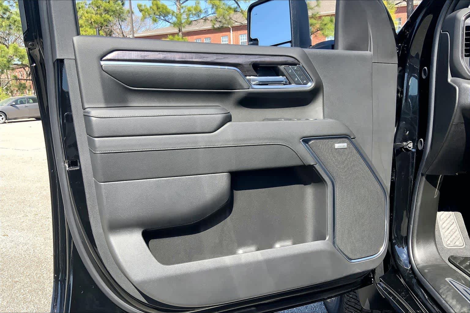 Used 2024 Chevrolet Silverado 2500 LTZ w/ LTZ Convenience Package image 22