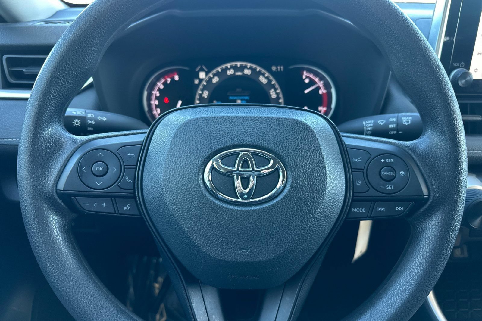 Used 2024 Toyota RAV4 LE AWD/4WD image 25