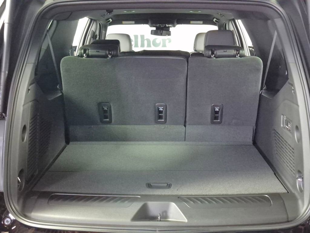 New 2026 Chevrolet Suburban LT image 24