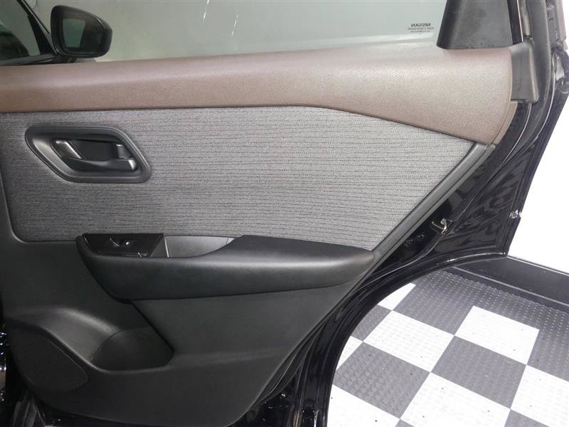 Used 2023 Nissan Rogue S FWD image 26
