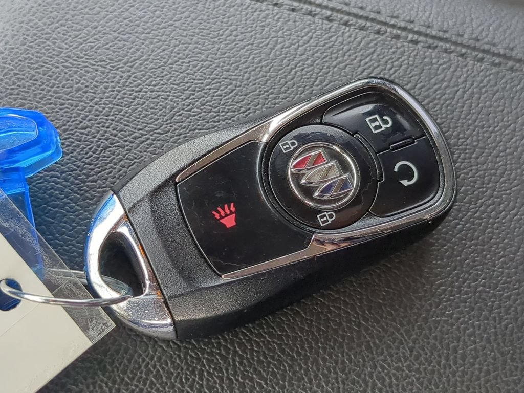 Used 2023 Buick Encore GX Select FWD image 32