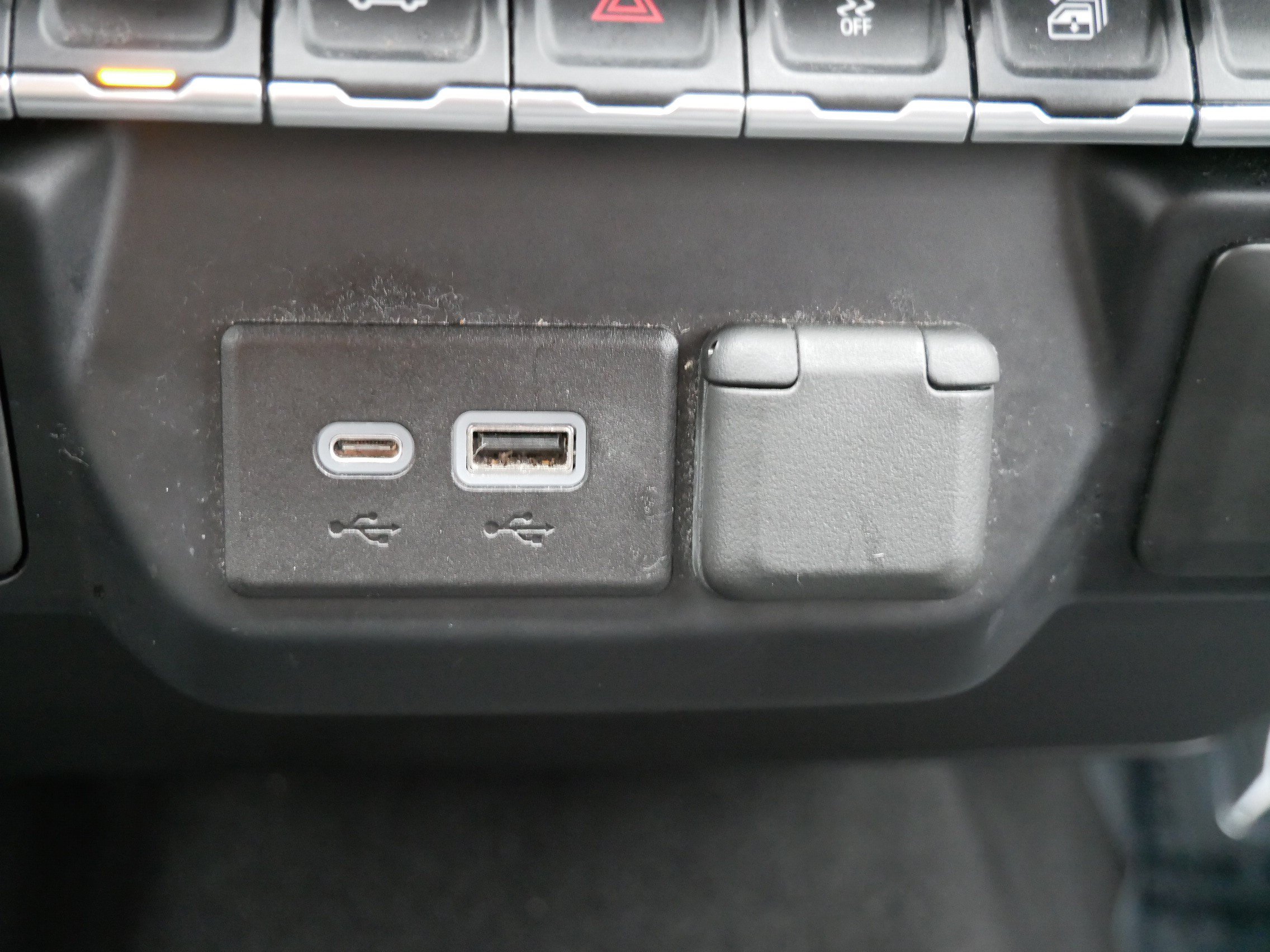Used 2022 Chevrolet Silverado 1500 LT AWD/4WD image 23