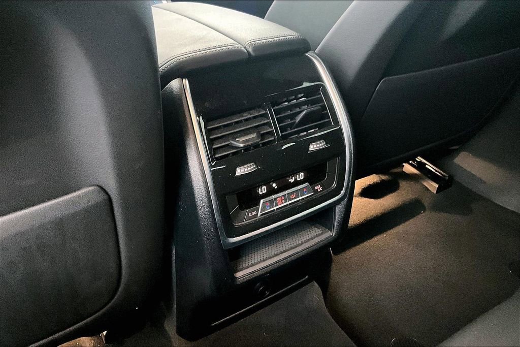 Used 2023 BMW X6 xDrive40i w/ Premium Package image 29