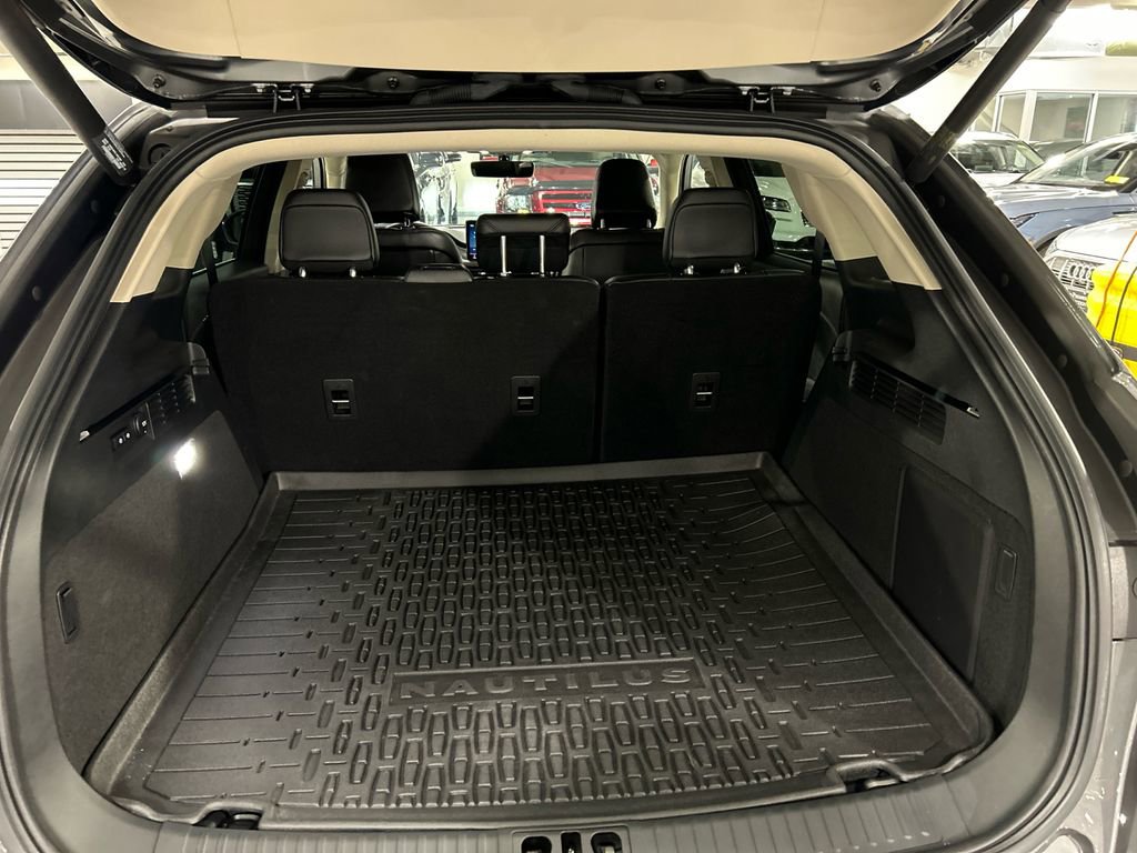 Used 2022 Lincoln Nautilus AWD w/ Premium Package image 26