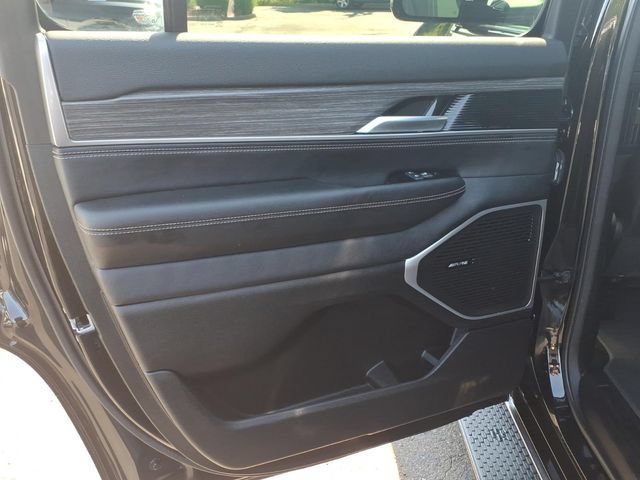 Certified 2024 Jeep Wagoneer Series II AWD/4WD image 18