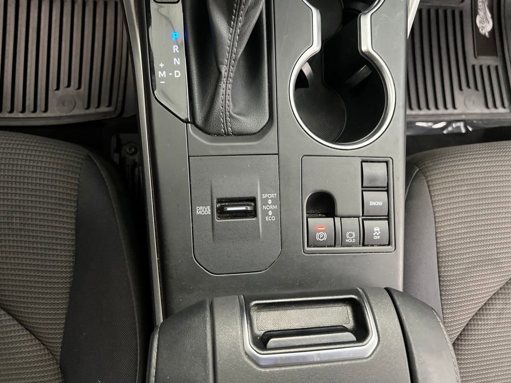 Used 2023 Toyota Highlander LE image 21