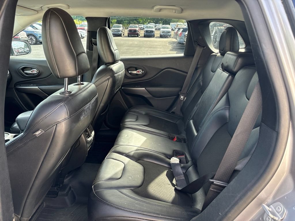 Used 2020 Jeep Cherokee Latitude Plus AWD/4WD image 8