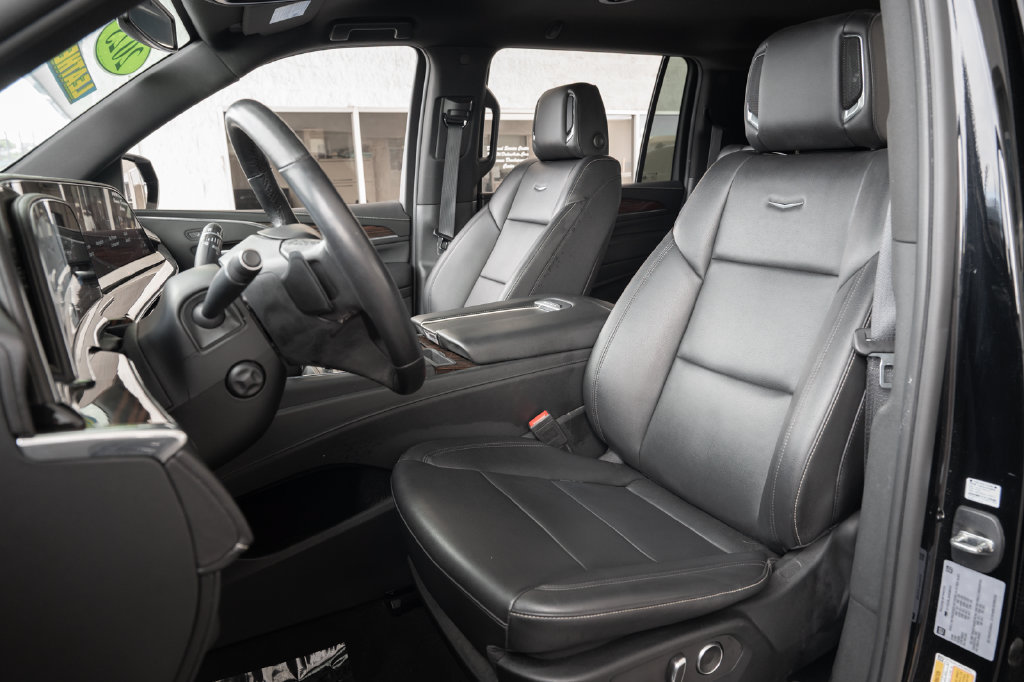 Used 2023 Cadillac Escalade ESV Luxury RWD image 18