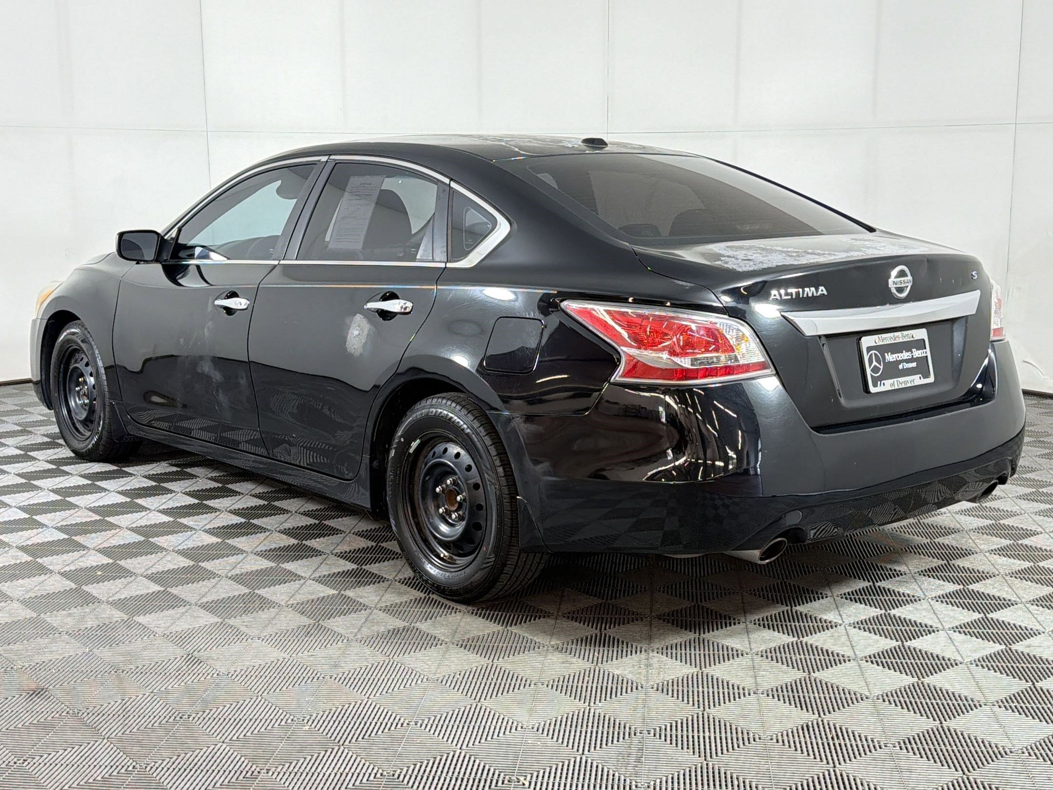 Used 2015 Nissan Altima 2.5 S w/ Power Driver Seat Package image 3