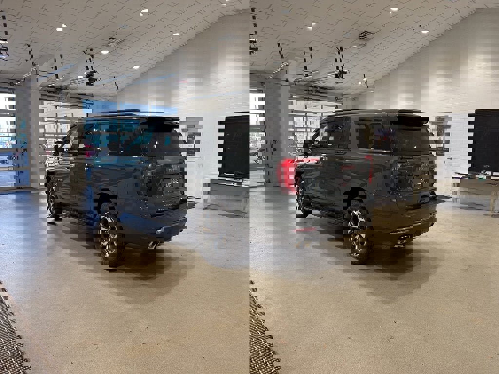 New 2026 GMC Yukon XL AT4 w/ LPO, Floor Liner Package image 8