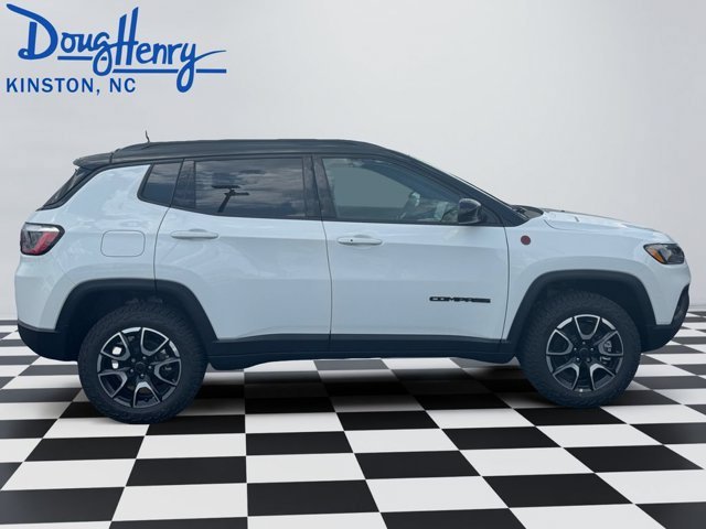New 2026 Jeep Compass Trailhawk w/ Sun, Sound & Navigation Group AWD/4WD image 6