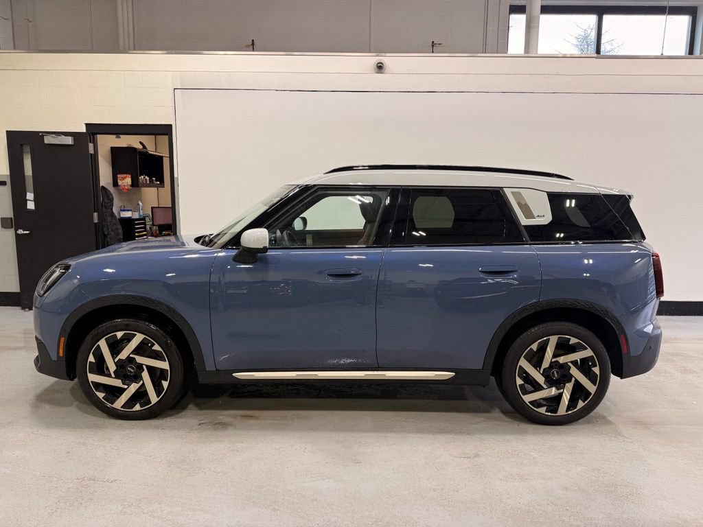 Used 2025 MINI Cooper Countryman S w/ Comfort Package Max AWD/4WD image 2