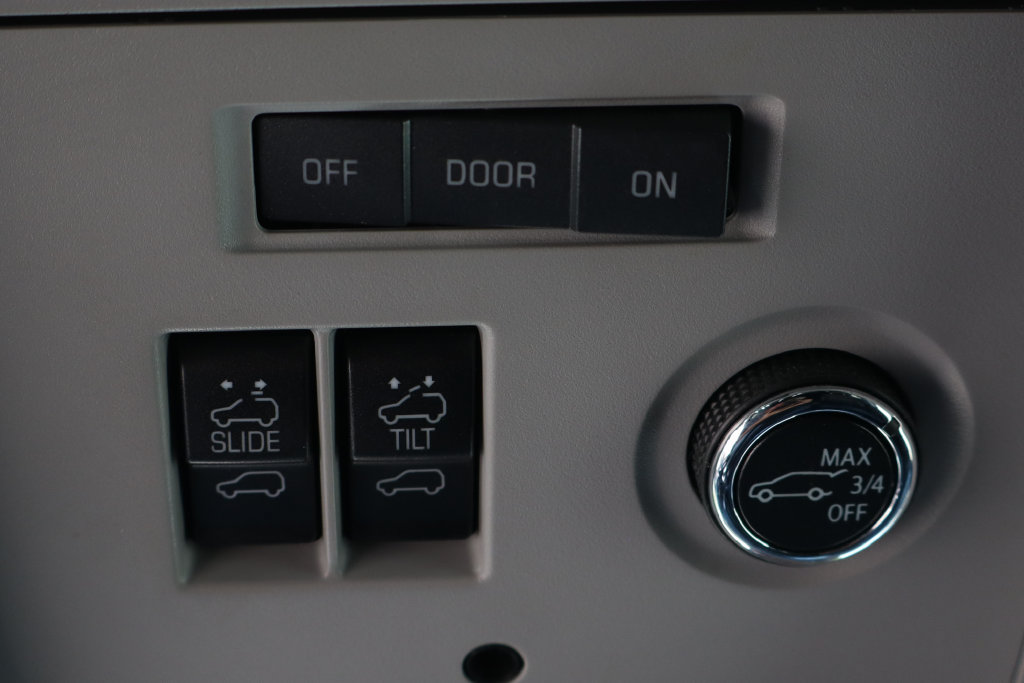 Used 2020 Chevrolet Tahoe Premier RWD image 32