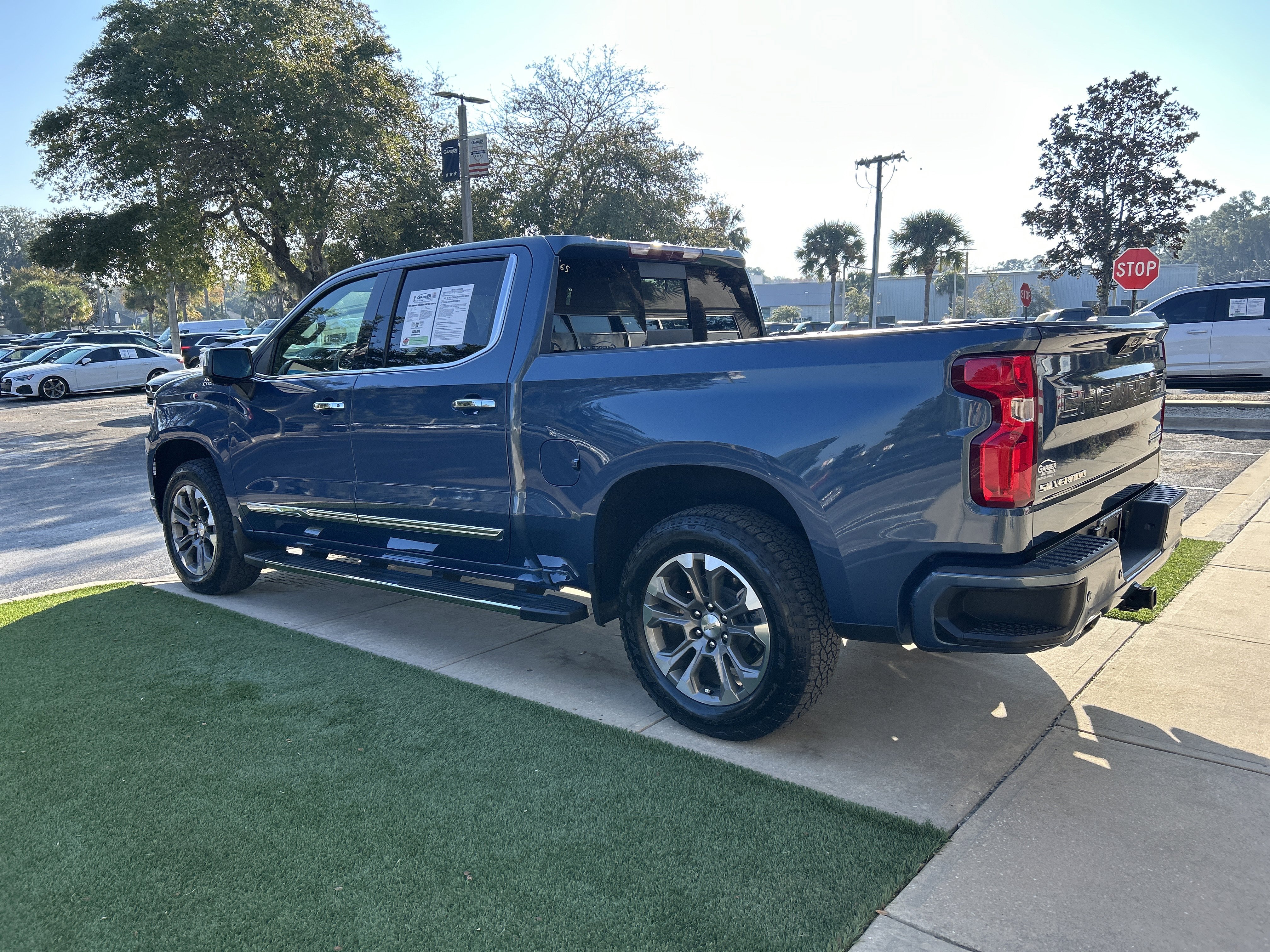 Used 2024 Chevrolet Silverado 1500 High Country w/ Z71 Off-Road Package image 5