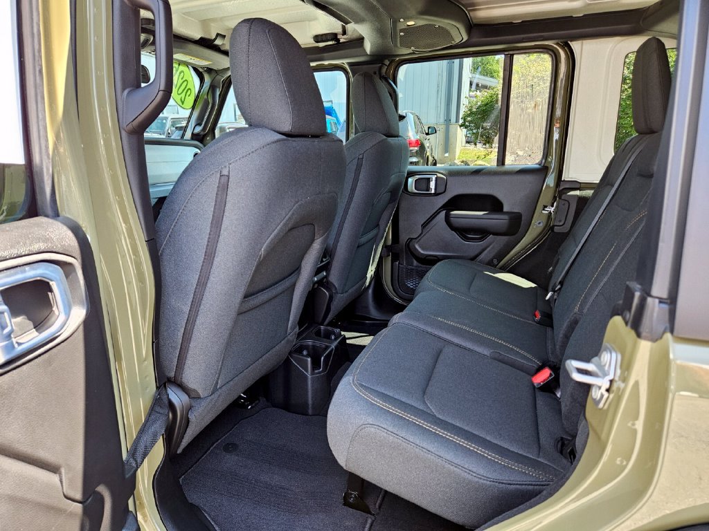 Used 2026 Jeep Wrangler Unlimited Sport AWD/4WD image 17