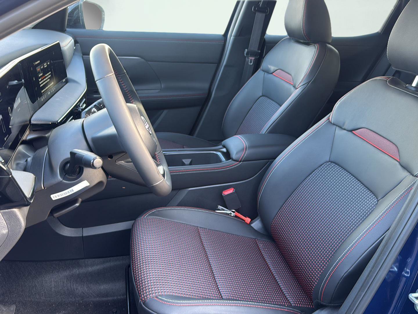 New 2026 Nissan Kicks SR w/ Cold Weather Package image 9