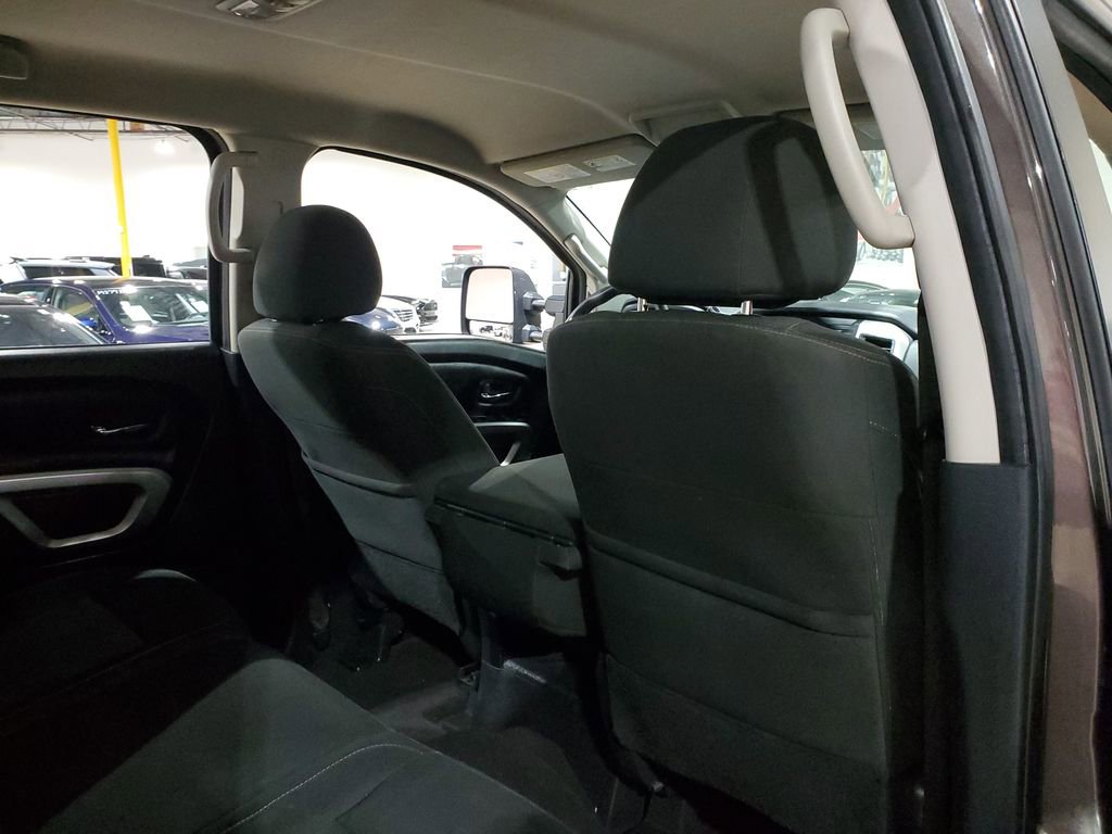 Used 2017 Nissan Titan SV AWD/4WD image 19