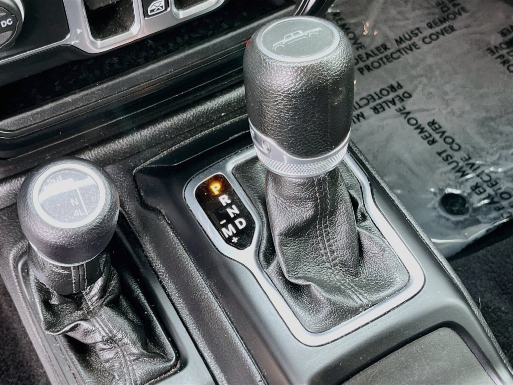 Used 2023 Jeep Gladiator Sport AWD/4WD image 16