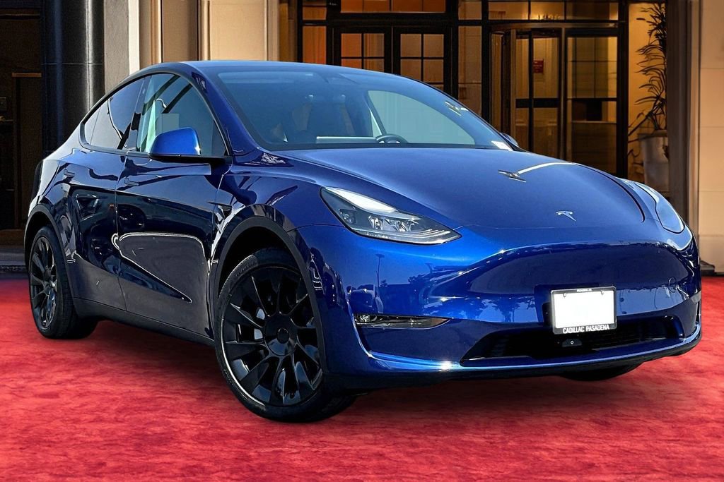 Used 2023 Tesla Model Y Long Range image 2