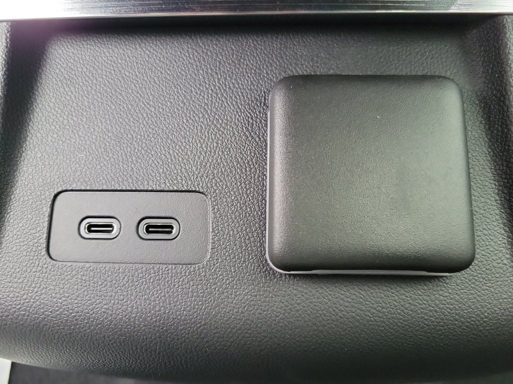 Used 2024 Cadillac Lyriq Sport w/ LPO, Floor Liner Package AWD/4WD image 15