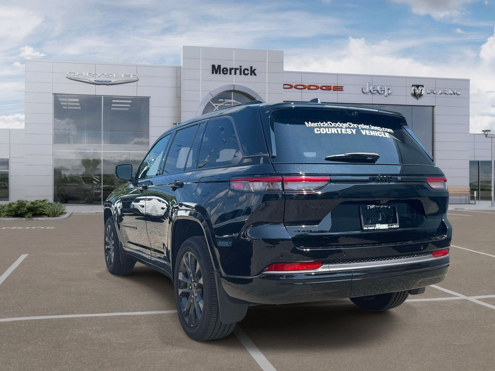 Used 2026 Jeep Grand Cherokee Limited AWD/4WD image 8