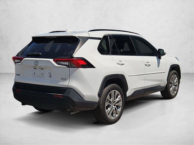 Used 2020 Toyota RAV4 XLE Premium FWD image 5