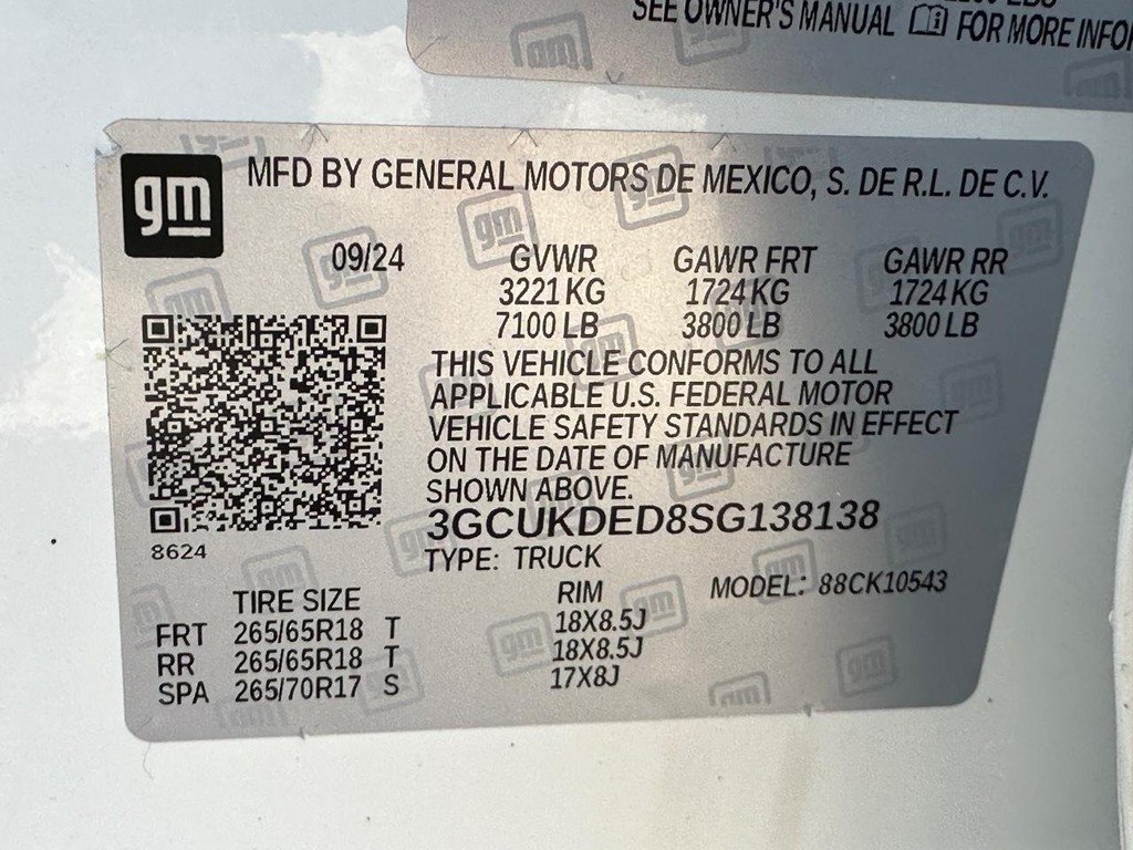 Certified 2025 Chevrolet Silverado 1500 LT AWD/4WD image 24