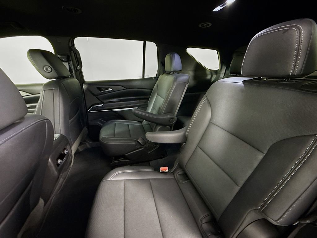 Used 2025 Chevrolet Traverse LT image 22