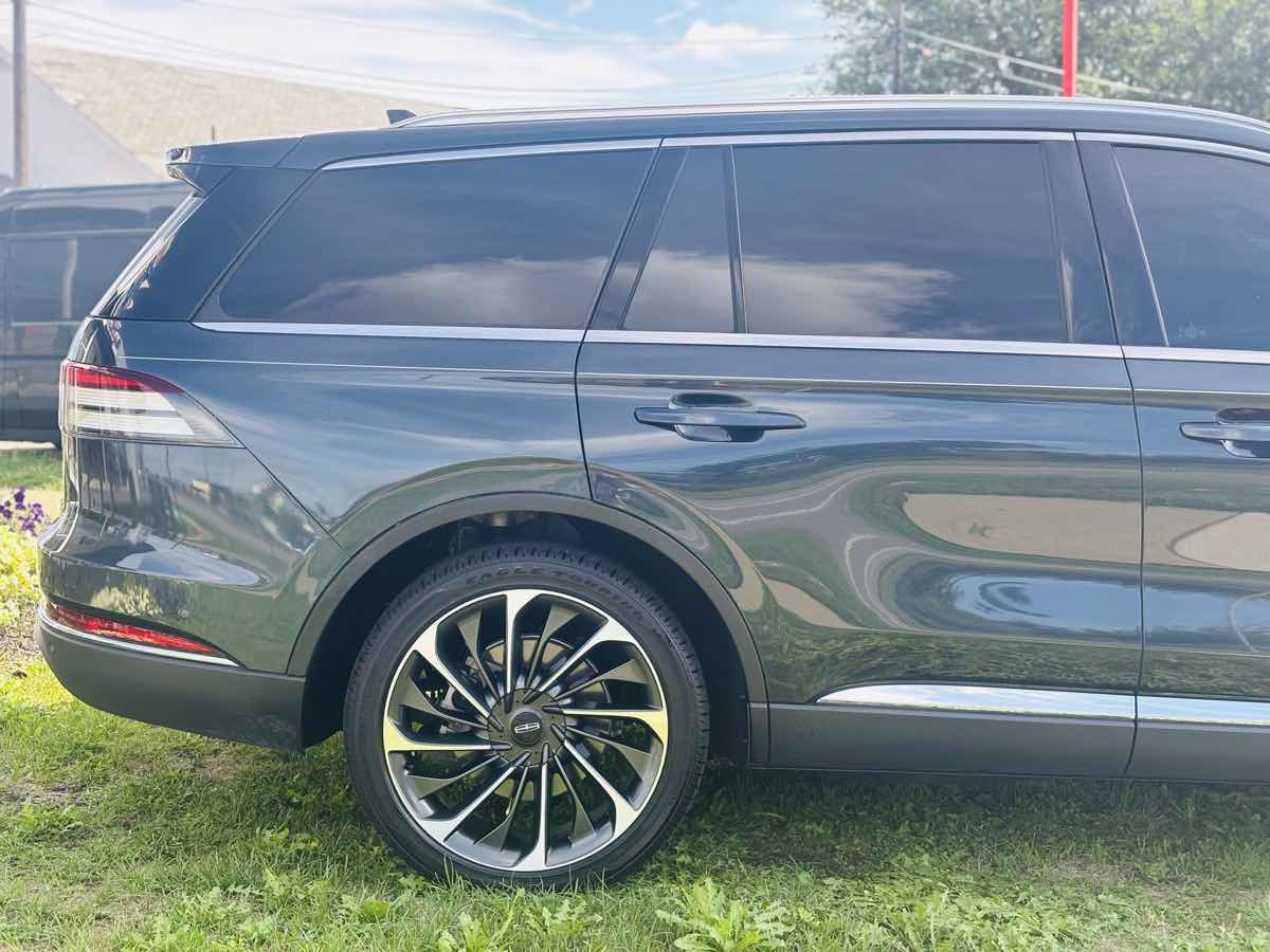 Used 2024 Lincoln Aviator Reserve w/ Equipment Group 201A AWD/4WD image 7