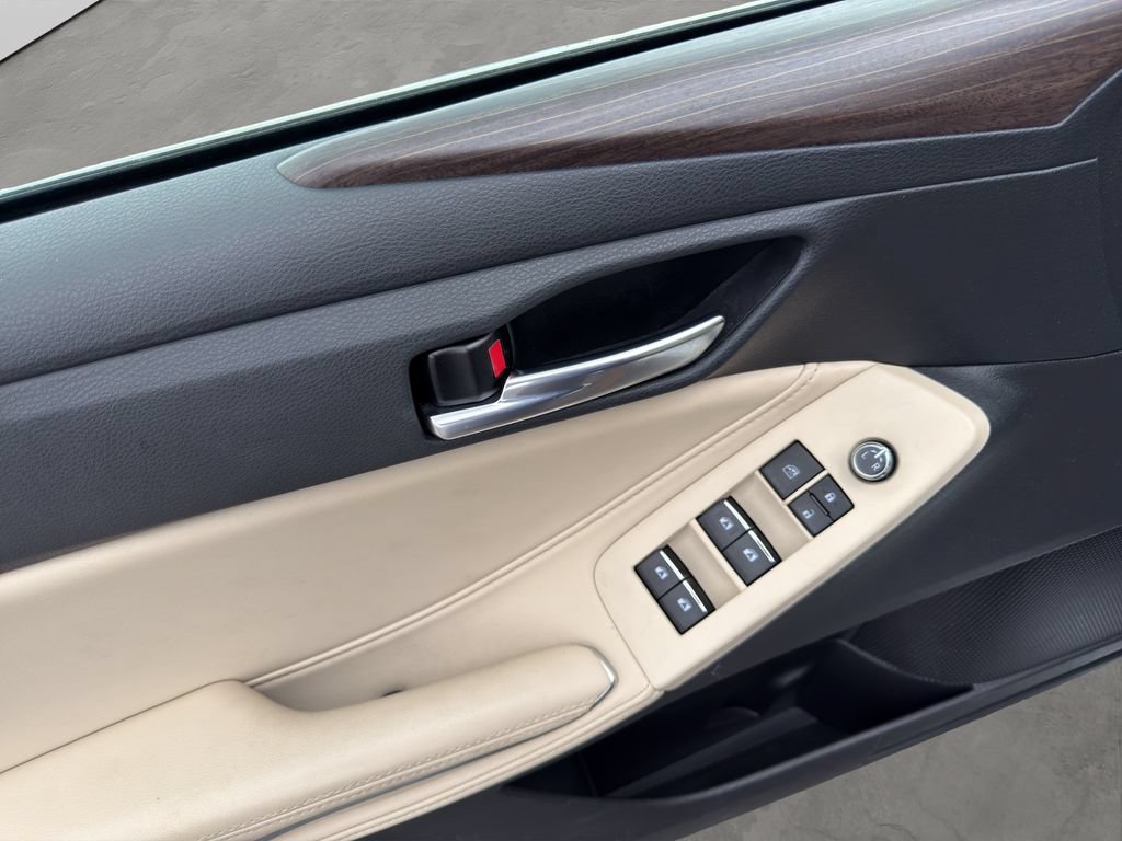 Used 2022 Toyota Avalon XLE w/ Moonroof Package FWD image 16