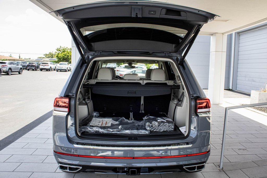 New 2025 Volkswagen Atlas SEL Premium R-Line image 17
