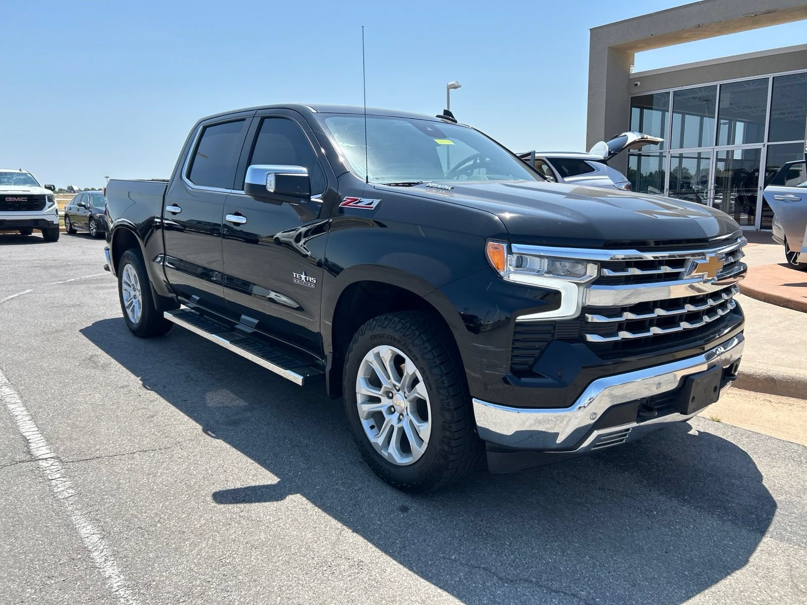 Used 2023 Chevrolet Silverado 1500 LTZ w/ Z71 Off-Road Package AWD/4WD video 3