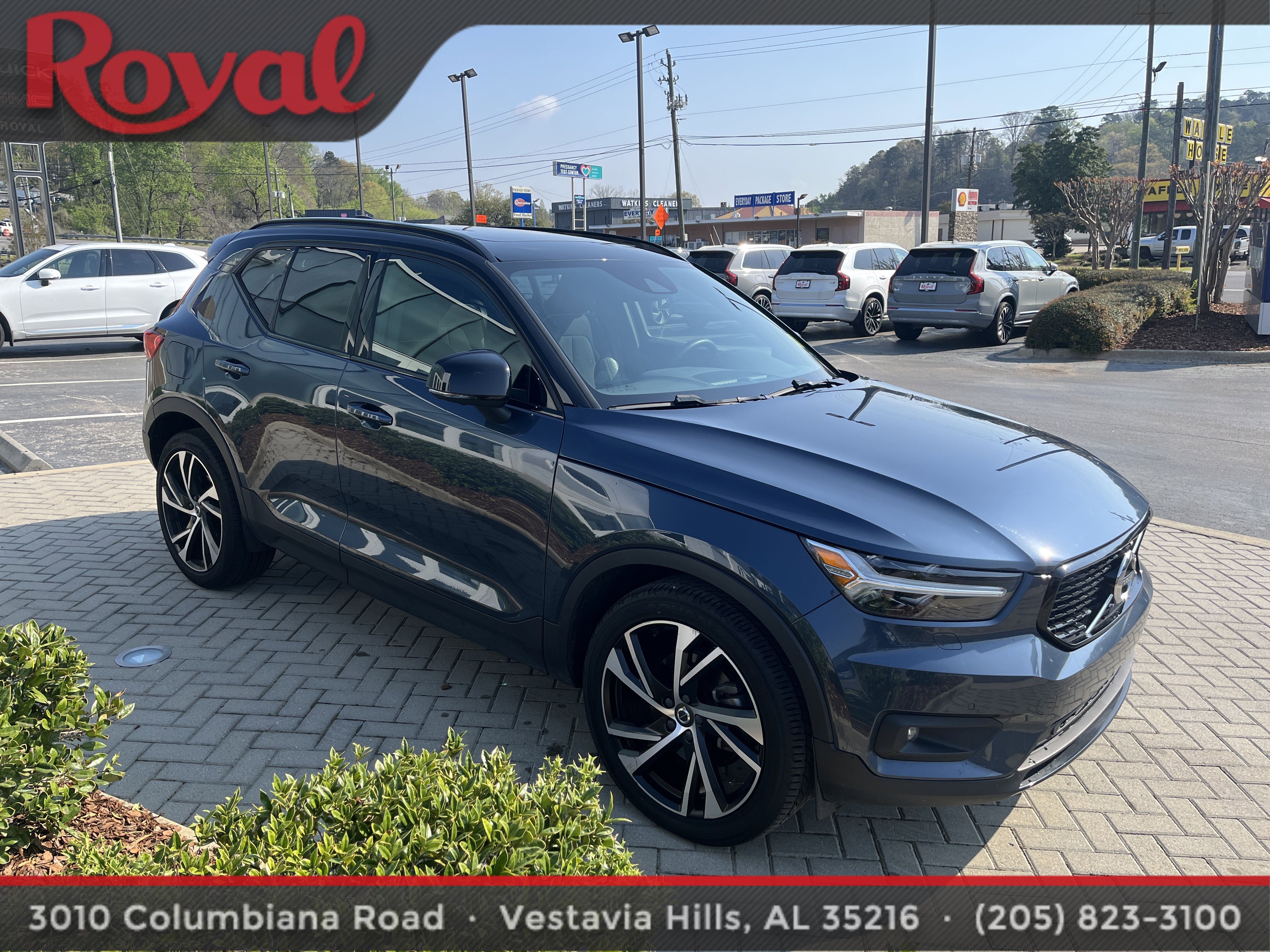 Certified 2022 Volvo XC40 T5 R-Design image 6