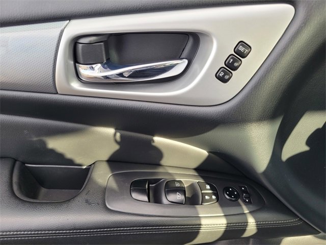 Used 2018 Nissan Pathfinder SL image 20
