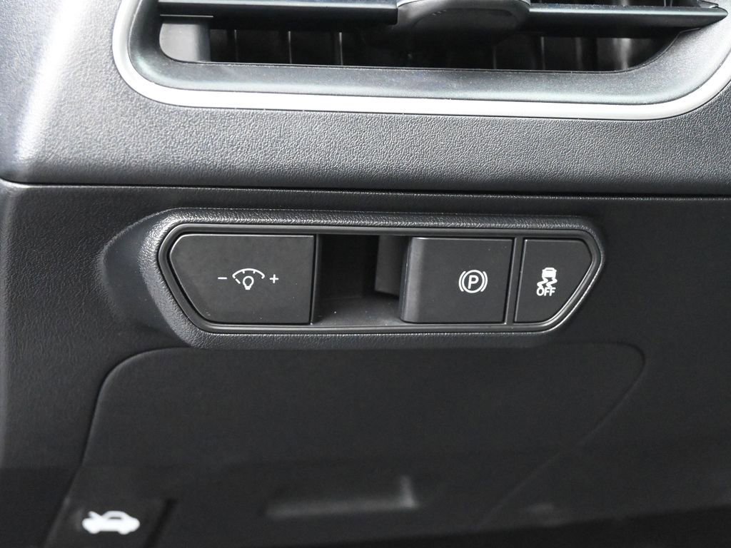 Used 2025 Kia K4 LX image 14