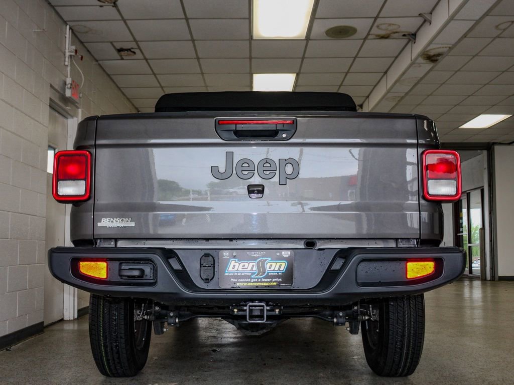 Certified 2024 Jeep Gladiator Sport AWD/4WD image 5