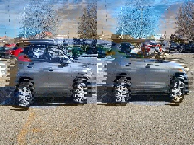 Used 2016 Nissan Rogue S image 3